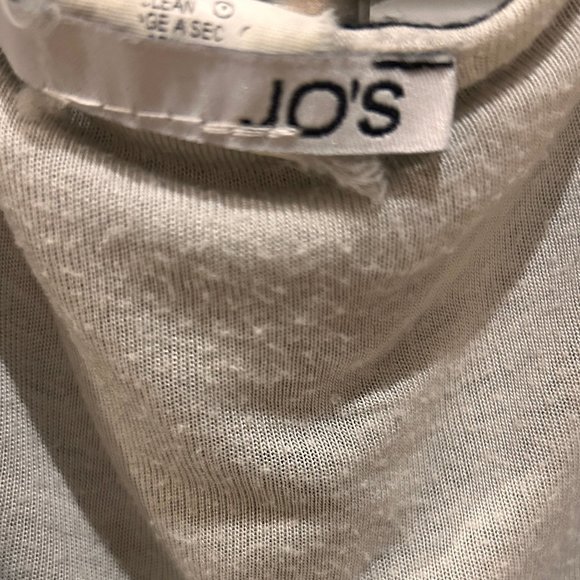 Soft cut-out shoulders crop tee - Picture 2 of 2